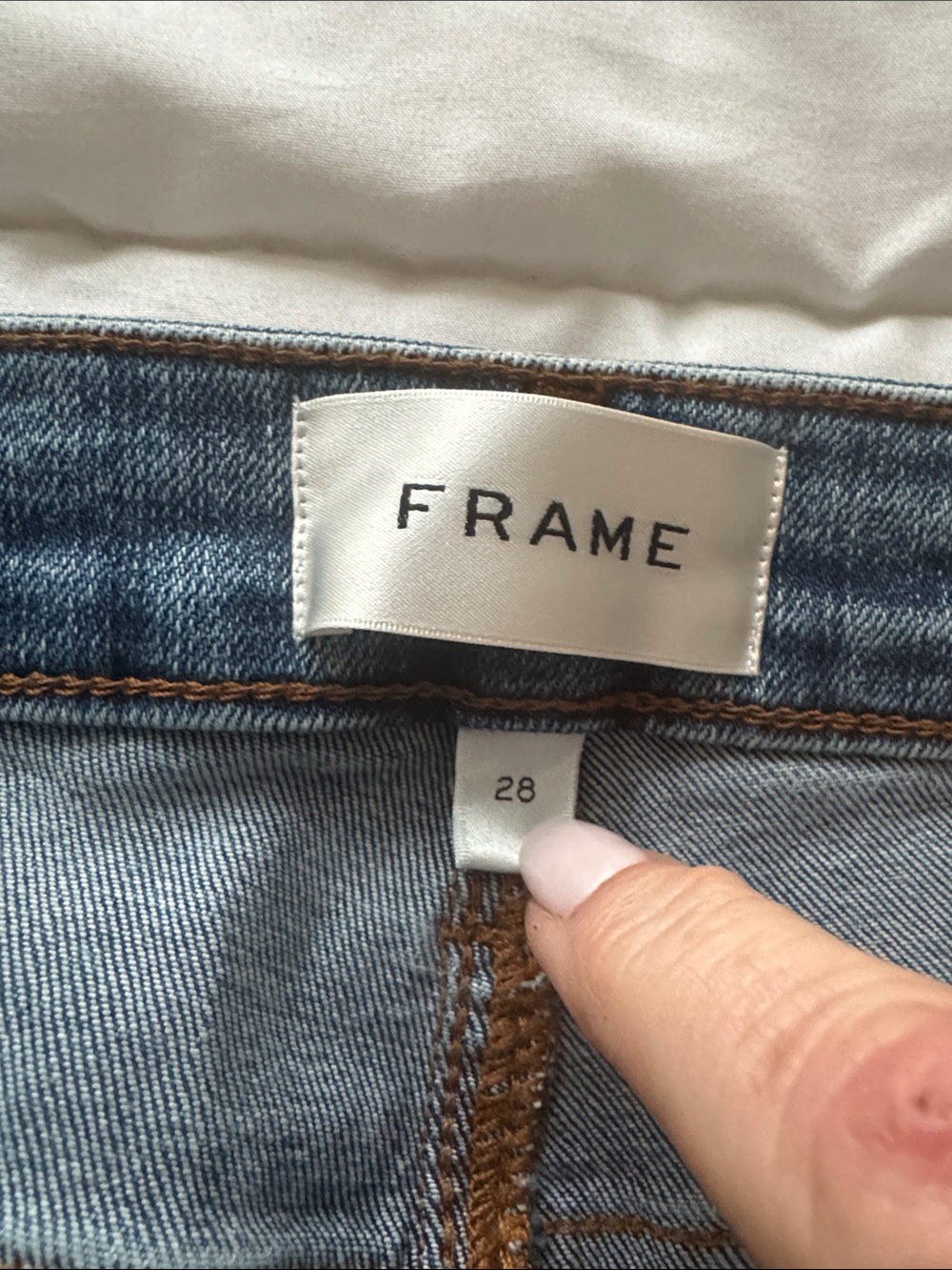 NWT FRAME Denim The Pencil Jeans in Crave, Size 28 - Picture 9 of 12